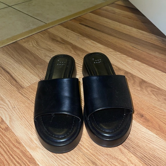 Target Flats - Picture 1 of 3